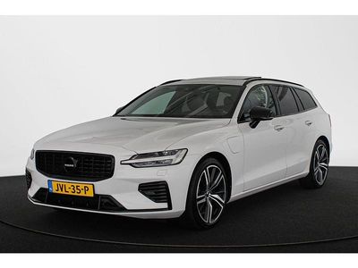 Wit Occasion 2021 Volvo V60 R-Design Stationwagen | € 33.445 (Eerlijke prijs)