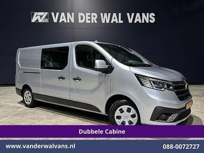 Zilver (metallic) Gebruikt 2024 Renault Trafic MPV | € 32.900