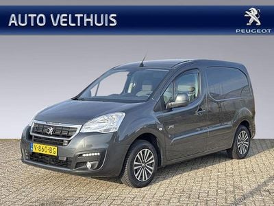 Grijs (metallic) Occasion 2016 Peugeot Partner Premium MPV | € 5.950