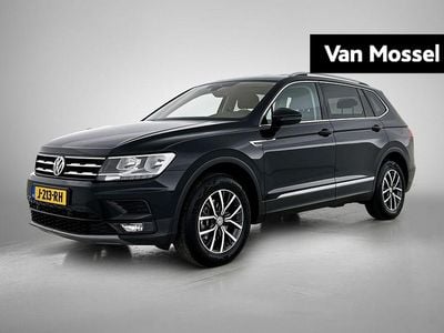 Zwart Gebruikt 2020 VW Tiguan Comfortline SUV | € 27.400 (Goede deal)