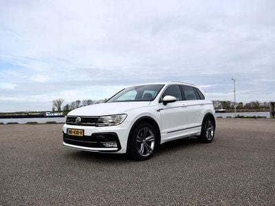 Wit Occasion 2017 VW Tiguan R-line SUV | € 15.250