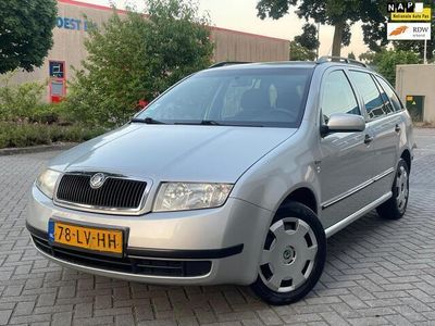 Occasion Skoda Fabia 64 PK (47 kW) 2003 Grijs Hatchback