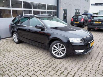 tweedehands Skoda Octavia Combi 1.2 TSI Ambition Business. PANO DAK!