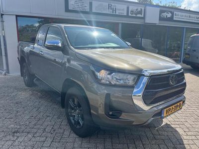 tweedehands Toyota HiLux 2.4 D-4D Xtra Cab Invincible AUT 4X4 BJ 2022 ALLE OPIES