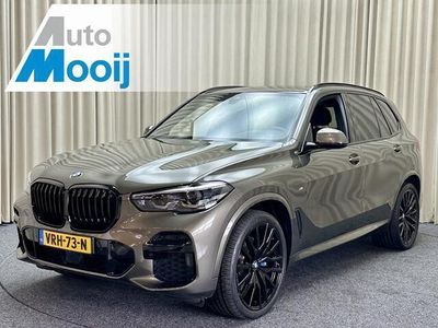 tweedehands BMW 501 X5 XDRIVE30D *M-Sport* Grijs Kenteken /PK / 1e Eigenaar / Org.NL! / Manhattan Metallic / LED / Leder / Apple Carplay / 22"LMV