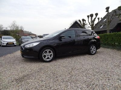 Zwart, metallic lak Occasion 2015 Ford Focus Stationwagen | € 8.950 (Duur)