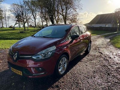 Rood Gebruikt 2017 Renault Clio GrandTour LIMITED Stationwagen | € 5.950 (Eerlijke prijs)