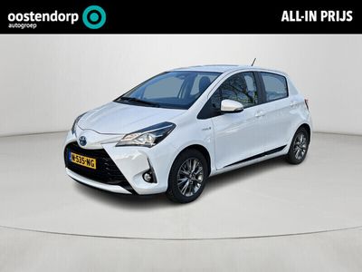 tweedehands Toyota Yaris 1.5 Hybrid Design **NAVIGATIE/ TREKHAAK/ CRUISE CONTROL/ 36 MAANDEN GARANTIE**