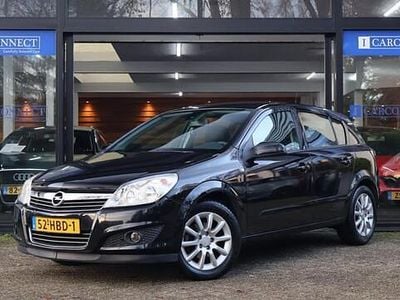 Zwart Gebruikt 2008 Opel Astra Hatchback | € 1.990 (Eerlijke prijs)