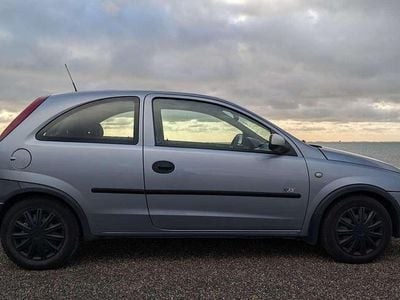 Zilver Occasion 2003 Opel Corsa Njoy Coupé | € 599