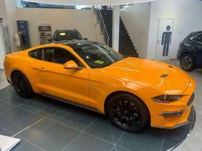 tweedehands Ford Mustang Fastback 2.3i Ecoboost 290pk A10 Orange Fury / Zwart Leder / Zwart dak / Custom Pack 2