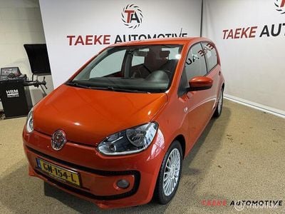 Oranje Gebruikt 2015 VW up! high up! Hatchback | € 6.950 (Eerlijke prijs)