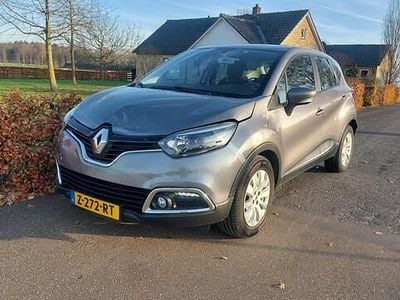 Grijs (metallic) Gebruikt 2014 Renault Captur Dynamique SUV | € 6.750