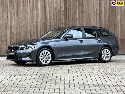 BMW 330e
