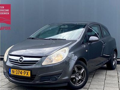 Grijs Gebruikt 2010 Opel Corsa Selection Hatchback | € 3.444 (Eerlijke prijs)