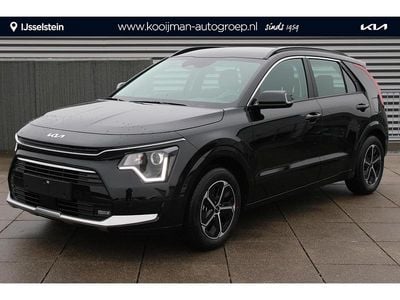 Nieuw Kia Niro Start 141 PK (103 kW) 2025 Aurora black pearl/noir aurore nacre/starry night black metallic (abp) SUV