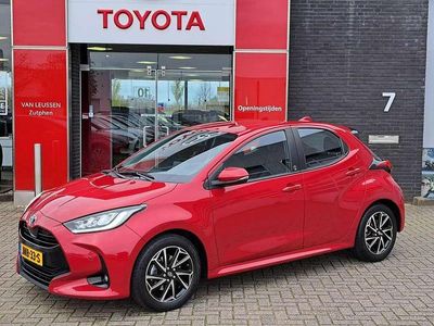 Occasion Toyota Yaris Hybrid 116 PK (85 kW) 2022 Rood Hatchback