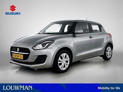 Grijs metallic Occasion 2023 Suzuki Swift Comfort Hatchback | € 15.945 (Goede deal)