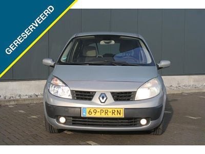 Beige Occasion 2004 Renault Scénic II Basis MPV | € 1.249 (Eerlijke prijs)