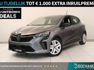 Grijs Gebruikt 2023 Renault Clio V Evolution Hatchback | € 21.695 (Eerlijke prijs)