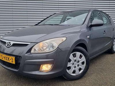 Grijs (metallic) Occasion 2009 Hyundai i30 Dynamiq Hatchback | € 2.440 (Eerlijke prijs)