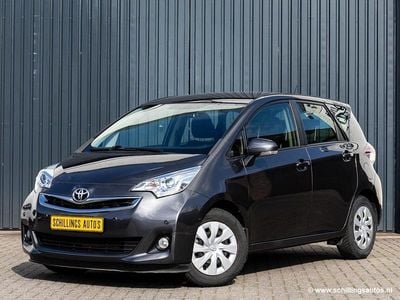 Grijs Gebruikt 2014 Toyota Verso-S Comfort MPV | € 13.950 (Iets duurder)