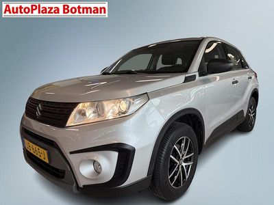 Grijs (metallic) Occasion 2016 Suzuki Vitara Comfort SUV | € 14.950 (Goede deal)