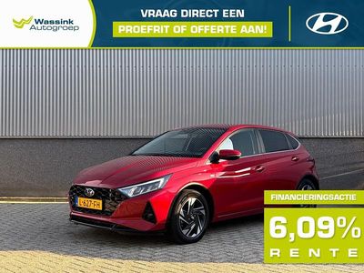 Rood Occasion 2021 Hyundai i20 Premium Hatchback | € 18.440 (Eerlijke prijs)