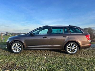 Bruin Occasion 2015 Skoda Octavia Business Line Stationwagen | € 10.500 (Eerlijke prijs)