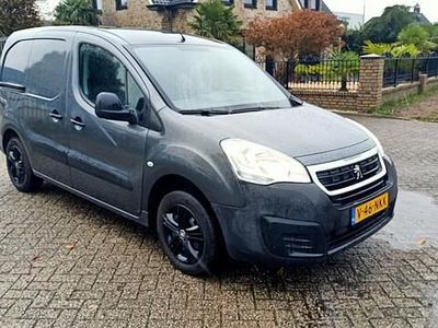 Grijs Gebruikt 2017 Peugeot Partner MPV | € 10.750 (Eerlijke prijs)