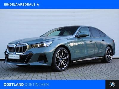 Groen Gebruikt 2025 BMW 550e Comfort Edition Sedan | € 88.950 (Super prijs)