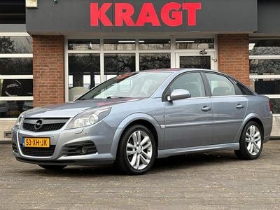Grijs Gebruikt 2007 Opel Vectra Executive Hatchback | € 2.950 (Iets duurder)