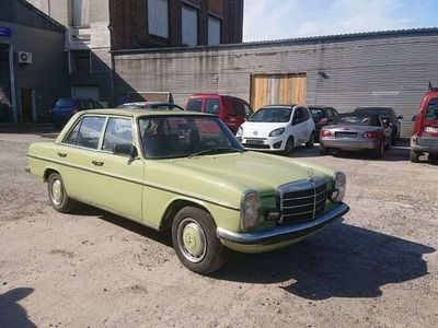 Groen Occasion 1975 Mercedes W115 Sedan | € 7.900