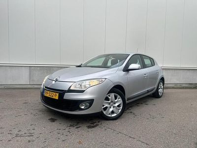 Grijs Gebruikt 2013 Renault Mégane III Collection Hatchback | € 4.950 (Eerlijke prijs)