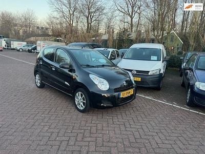Zwart (metallic) Gebruikt 2012 Suzuki Alto Comfort+ Hatchback | € 2.950 (Goede deal)