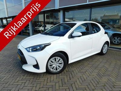 Wit Gebruikt 2022 Toyota Yaris Active Hatchback | € 17.500 (Eerlijke prijs)