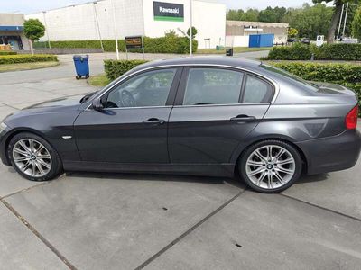 BMW 325