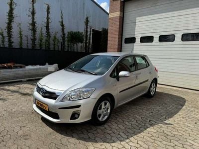 Toyota Auris Hybrid