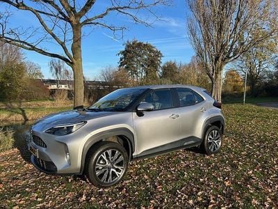 Grijs Occasion 2023 Toyota Yaris Cross Active SUV | € 23.950 (Goede deal)