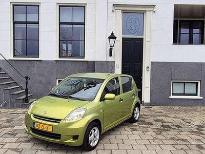 Occasion Daihatsu Sirion 91 PK (66 kW) 2008 Groen (metallic) Hatchback