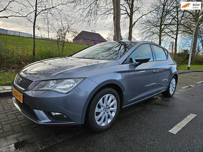 Grijs Gebruikt 2013 Seat Leon Style Hatchback | € 4.950