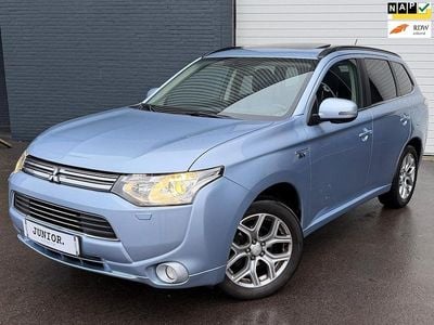 Blauw Occasion 2014 Mitsubishi Outlander P-HEV Instyle SUV | € 9.748 (Super prijs)