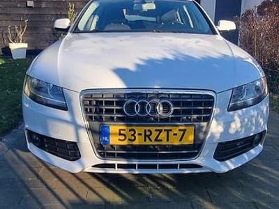 Wit (metallic) Occasion 2011 Audi A4 Business Sedan | € 6.400 (Eerlijke prijs)