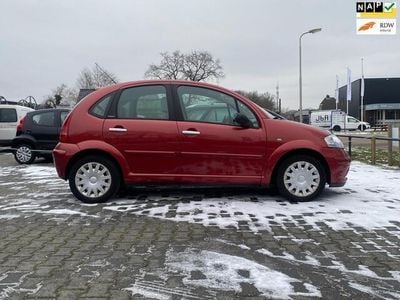 Rood Gebruikt 2003 Citroën C3 Exclusive Hatchback | € 1.699 (Eerlijke prijs)