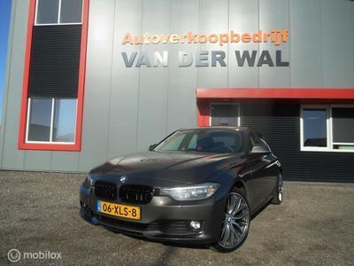 Bruin Gebruikt 2012 BMW 316 Executive Sedan | € 10.999 (Iets duurder)