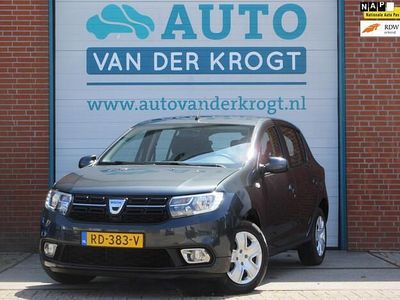 Grijs Gebruikt 2017 Dacia Sandero Lauréate Hatchback | € 7.795 (Eerlijke prijs)