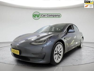 Grijs Occasion 2020 Tesla Model 3 Long Range AWD Sedan | € 20.500 (Goede deal)
