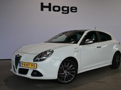 tweedehands Alfa Romeo Giulietta 1.4 T Automaat Limited Edition No 181 ECC Navigatie Panoramadak Cruise control Licht metaal Inruil mogelijk