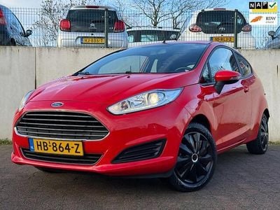 Occasion Ford Fiesta Style 65 PK (47 kW) 2015 Rood Hatchback