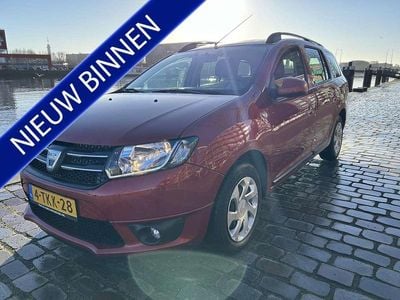 Rood (metallic) Occasion 2014 Dacia Logan MCV Lauréate MPV | € 4.950 (Super prijs)